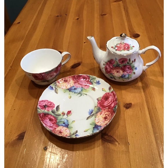 GRACE’S TEAWARE TEA FOR ONE PEONY & ROSE FLORAL TEAPOT CUP SAUCER - Picture 5 of 8